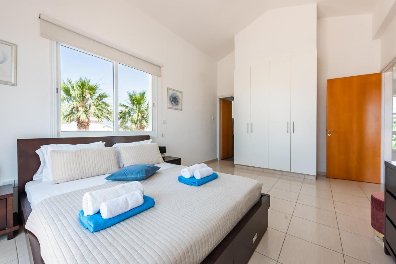 Villa Alysia By Ezoria Villas Coral Bay Buitenkant foto