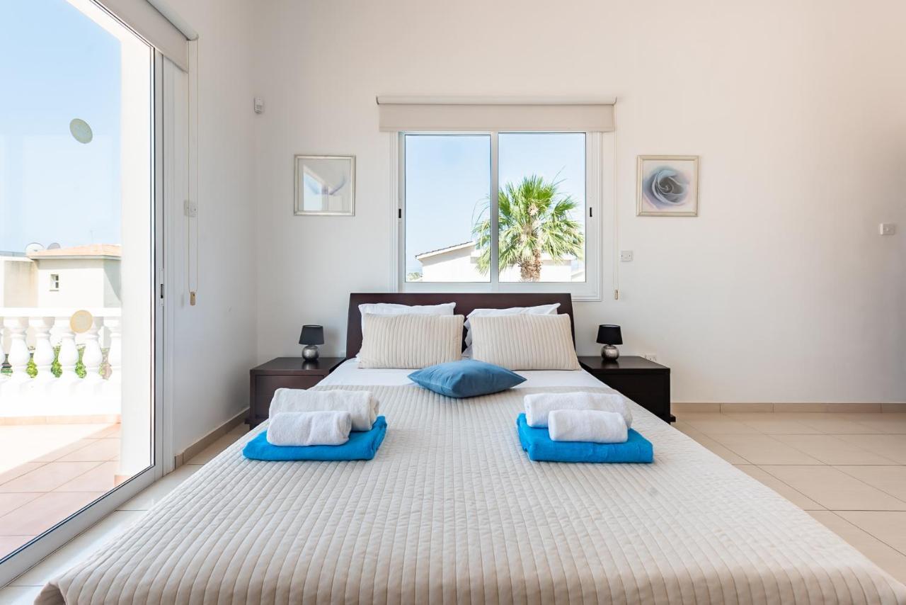 Villa Alysia By Ezoria Villas Coral Bay Buitenkant foto