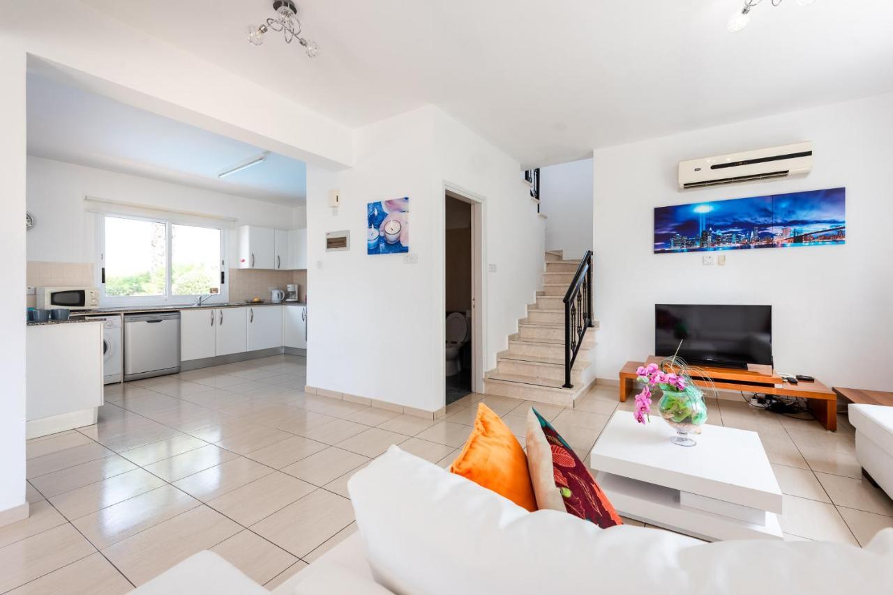 Villa Alysia By Ezoria Villas Coral Bay Buitenkant foto